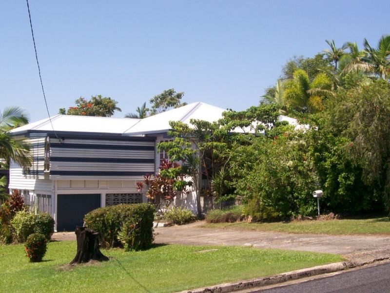 18 Hickey Street, East Innisfail QLD 4860