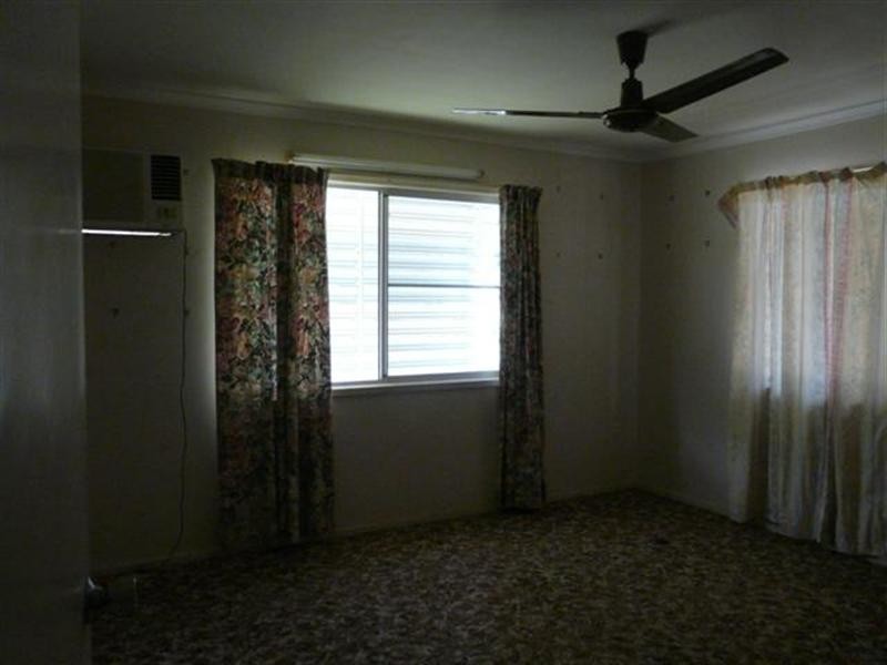 10 Enid, Flying Fish Point QLD 4860