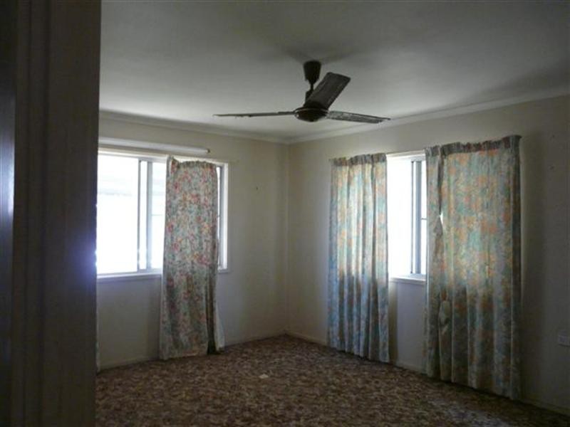 10 Enid, Flying Fish Point QLD 4860