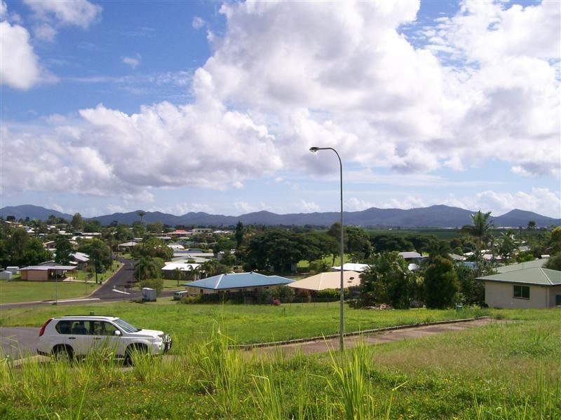 55 Belvedere Avenue, Belvedere QLD 4860