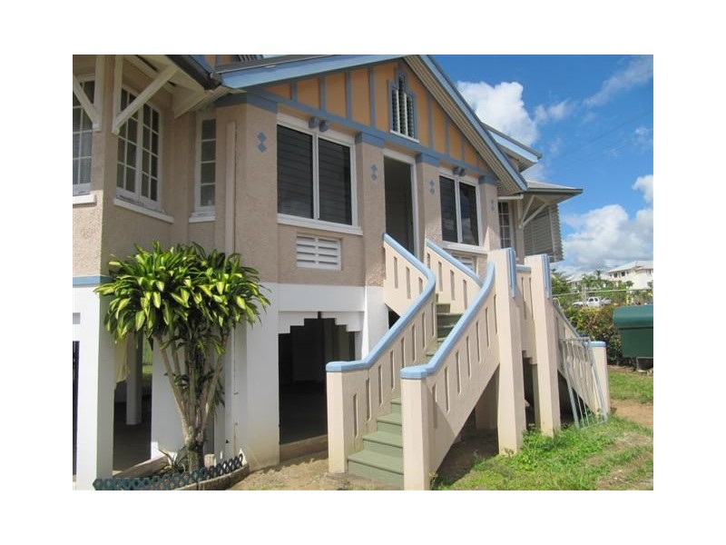 2/1 Mourilyan Road, East Innisfail QLD 4860