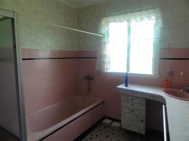 96 Victoria, Silkwood QLD 4856