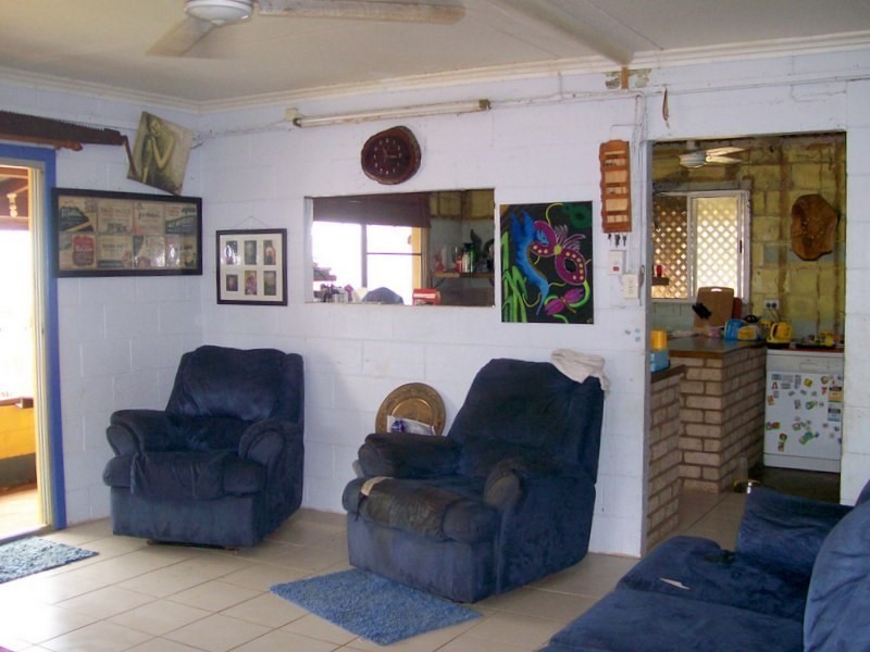 14 Elizabeth St (Esplanade), Flying Fish Point QLD 4860