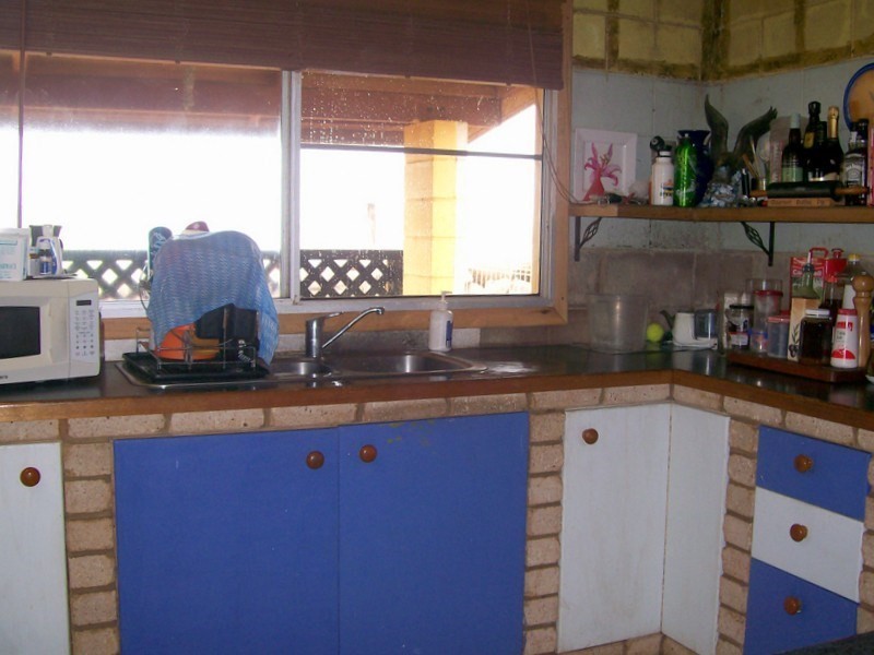 14 Elizabeth St (Esplanade), Flying Fish Point QLD 4860