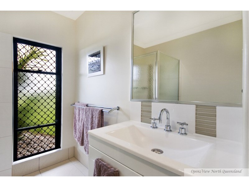 12 Bulgaru Road, Etty Bay QLD 4858