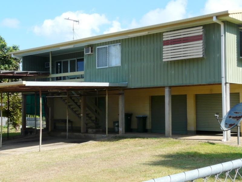 10 Enid Street, Flying Fish Point QLD 4860