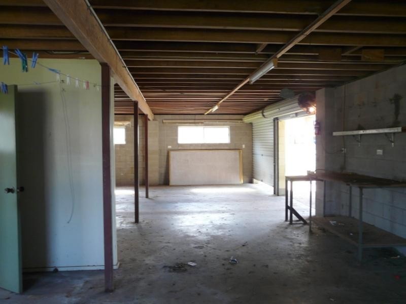 10 Enid Street, Flying Fish Point QLD 4860