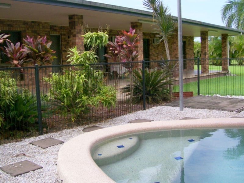 7 La Rocca Close, Etty Bay QLD 4858