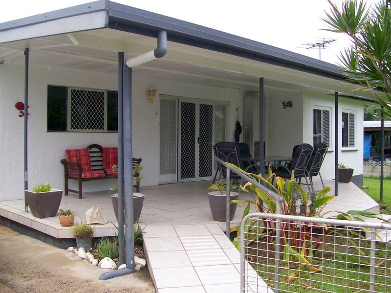 5 Duffy Street, East Innisfail QLD 4860