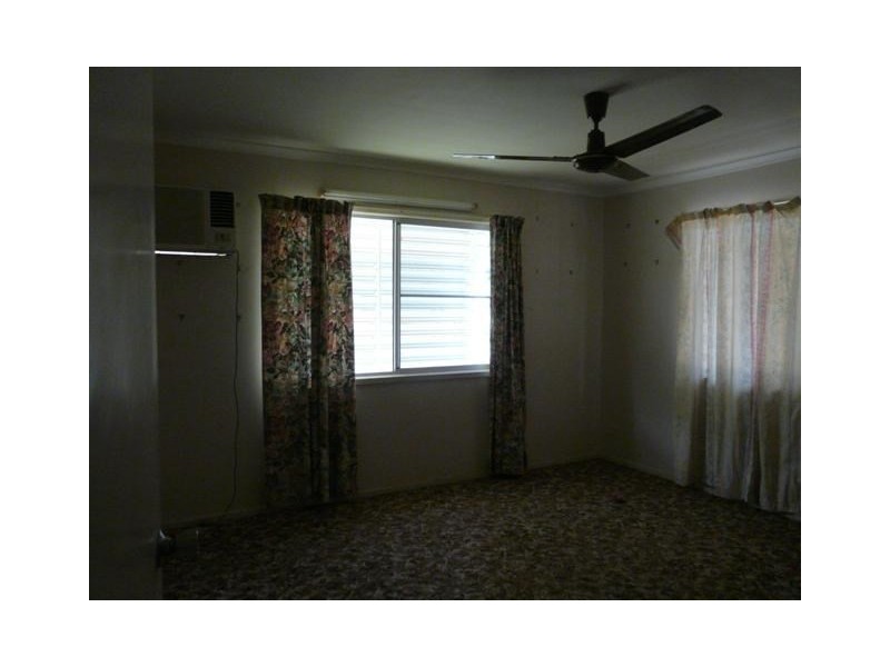 10 Enid, Flying Fish Point QLD 4860