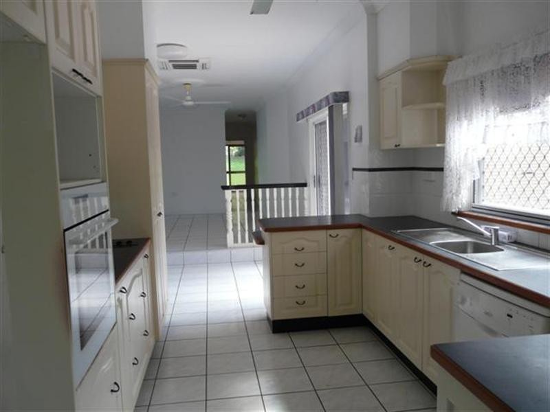 15 Enid, Flying Fish Point QLD 4860