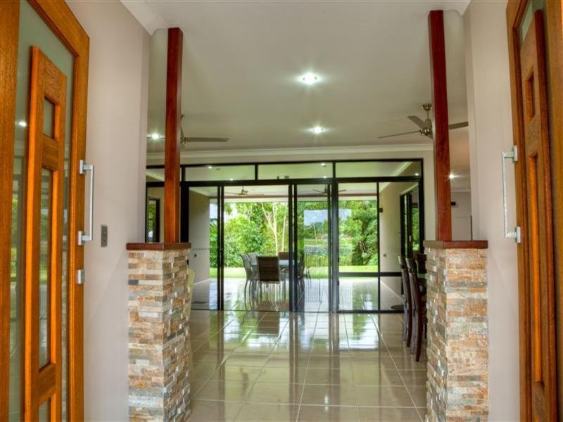 37 La Rocca Close, Etty Bay QLD 4858