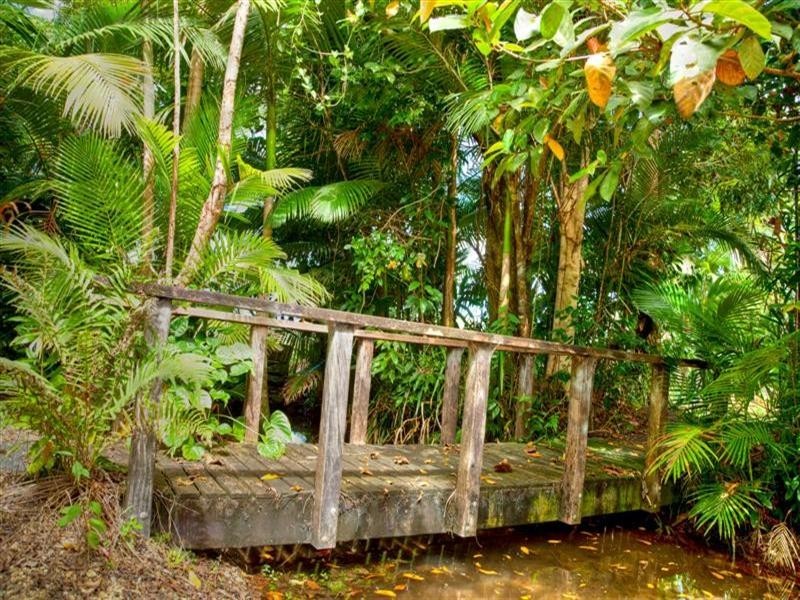 37 La Rocca Close, Etty Bay QLD 4858