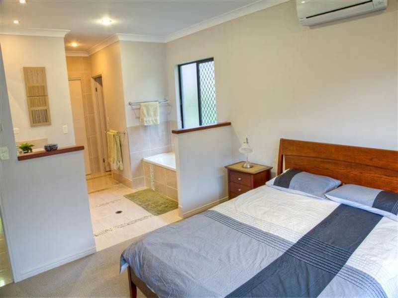 37 La Rocca Close, Etty Bay QLD 4858