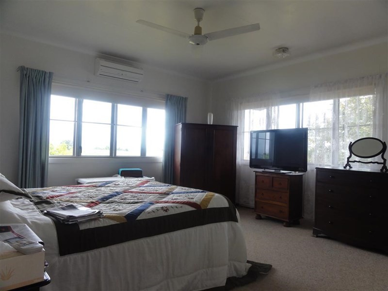 787a Palmerston Highway, Pin Gin Hill QLD 4860