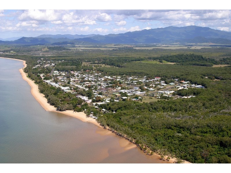 6 Rowe Street, Kurrimine Beach QLD 4871