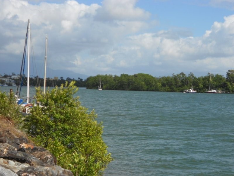 58 Esplanade, Innisfail QLD 4860