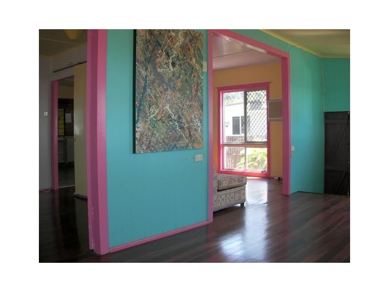 3 Esplanade, Flying Fish Point QLD 4860