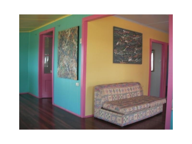 3 Esplanade, Flying Fish Point QLD 4860