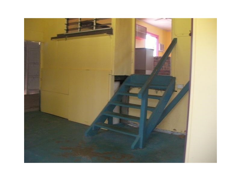 3 Esplanade, Flying Fish Point QLD 4860