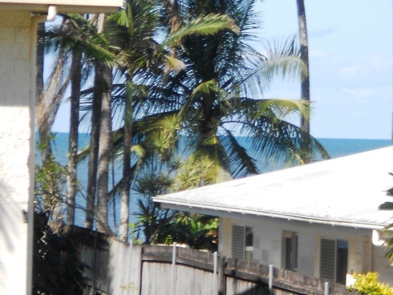 15 FELDT, Flying Fish Point QLD 4860