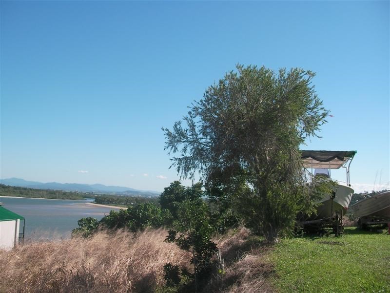 13 Maria Street, Flying Fish Point QLD 4860