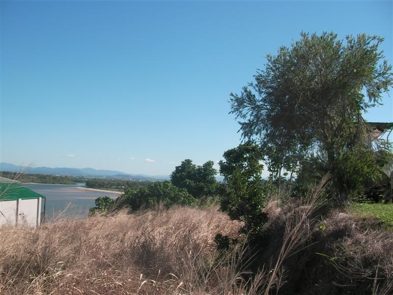 13 Maria Street, Flying Fish Point QLD 4860