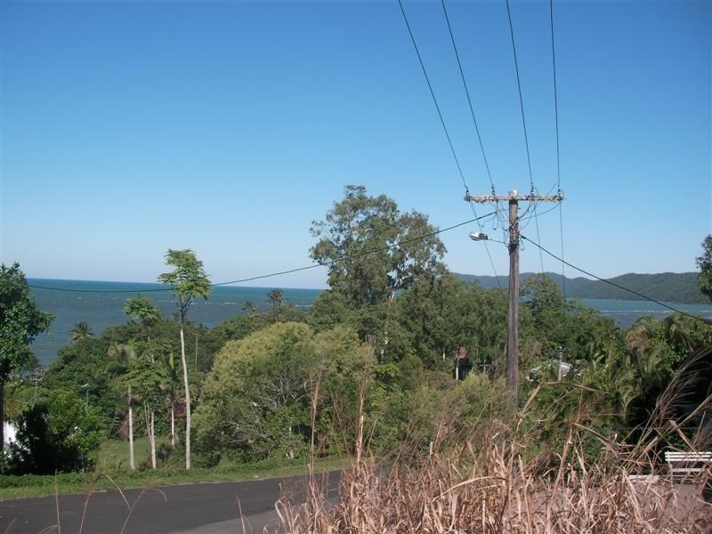 13 Maria Street, Flying Fish Point QLD 4860