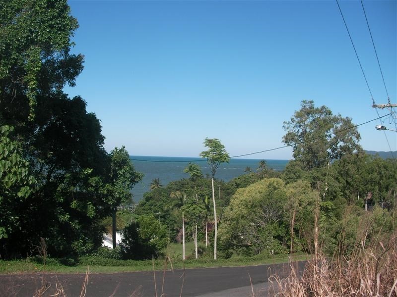 13 Maria Street, Flying Fish Point QLD 4860