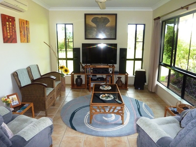 13 Daniel, Etty Bay QLD 4858