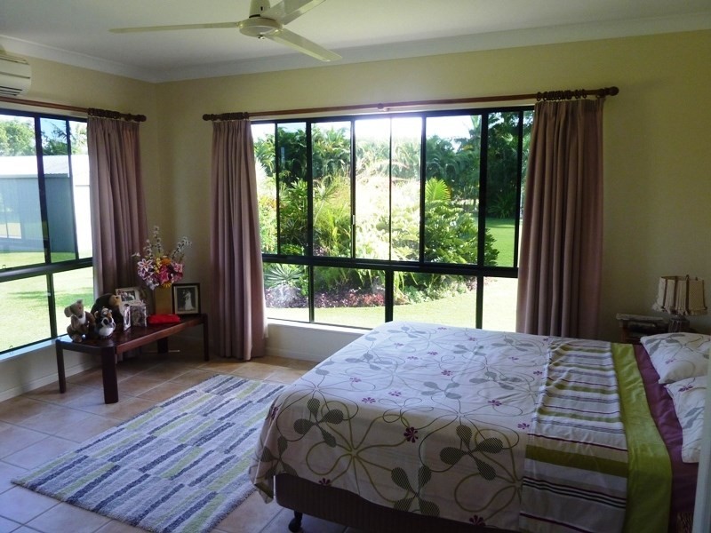 13 Daniel, Etty Bay QLD 4858