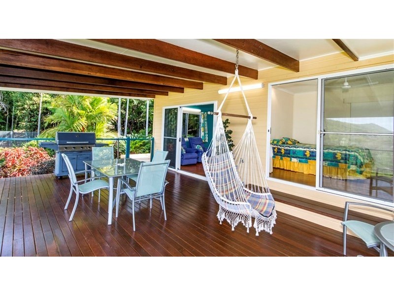 550 Etty Bay Road, Etty Bay QLD 4858