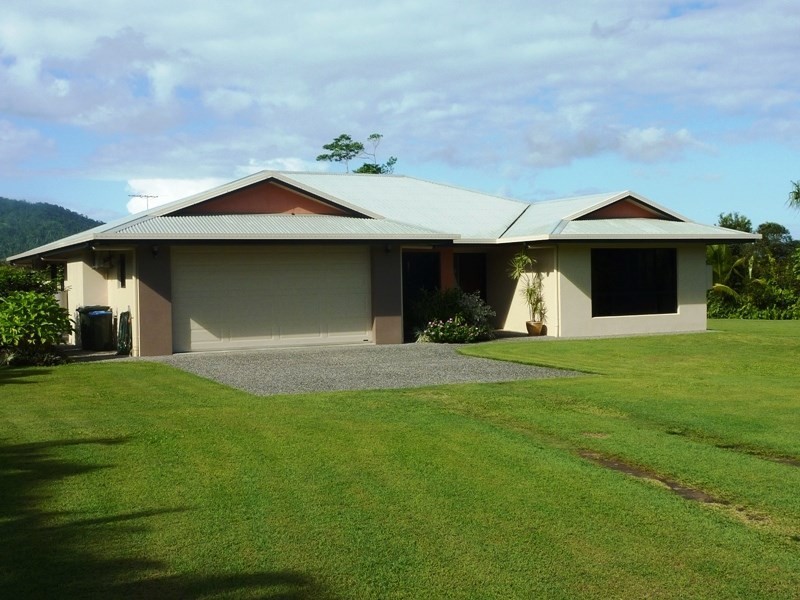 13 Daniel, Innisfail QLD 4860