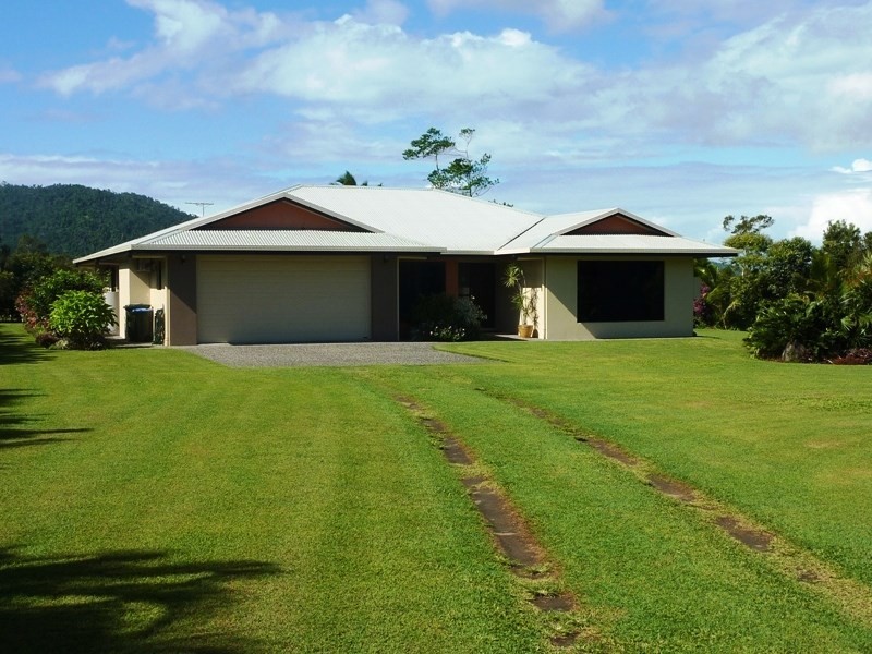 13 Daniel, Innisfail QLD 4860