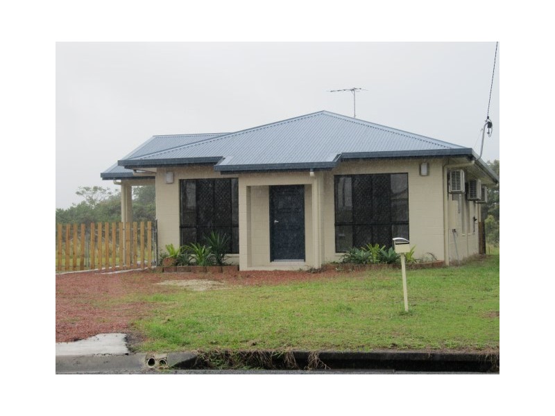 2 Broad Street, Etty Bay QLD 4858