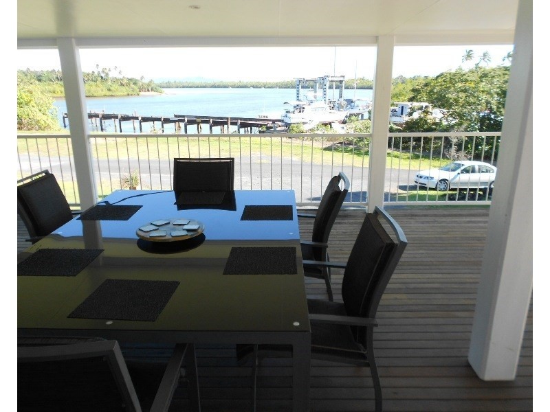 4 esplanade Coconuts, Coconuts QLD 4860
