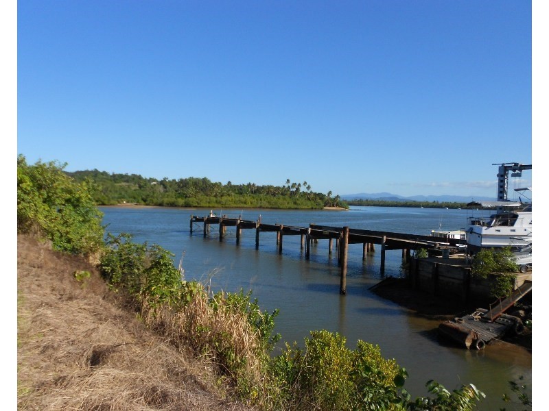 4 esplanade Coconuts, Coconuts QLD 4860