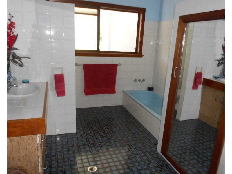 4 esplanade Coconuts, Coconuts QLD 4860