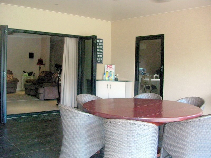 1 De Roma Close, Mena Creek QLD 4871