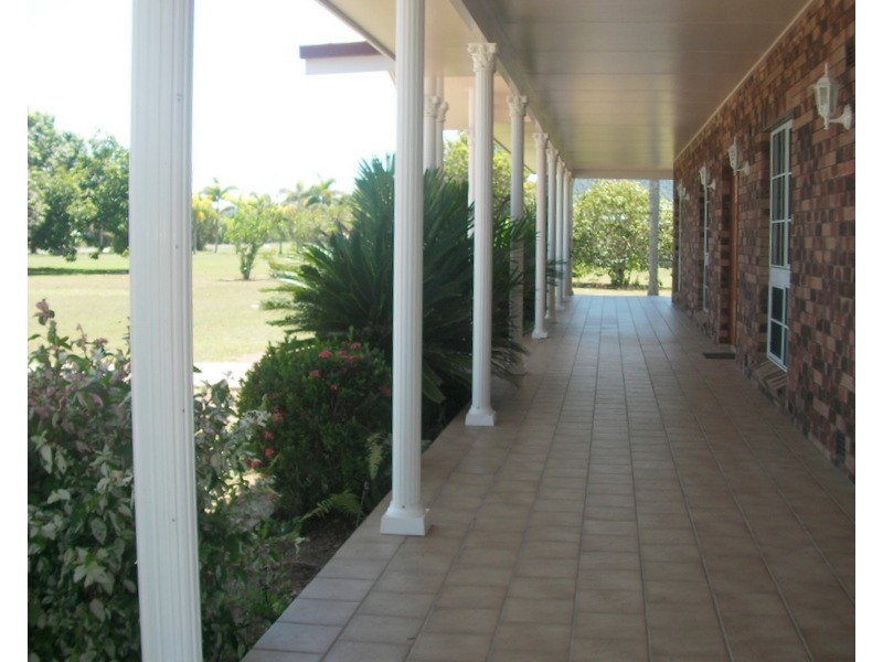 150 Etty Bay Road, Etty Bay QLD 4858