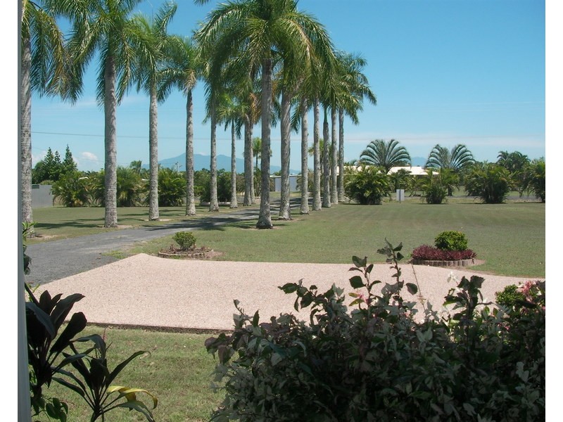 150 Etty Bay Road, Etty Bay QLD 4858