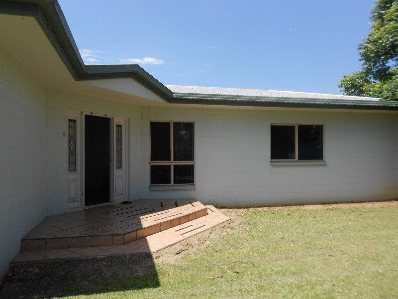 2 Boulter, Belvedere QLD 4860