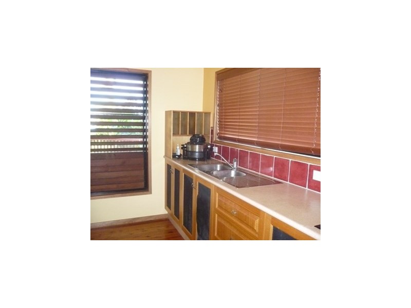 25 Elizabeth, Flying Fish Point QLD 4860