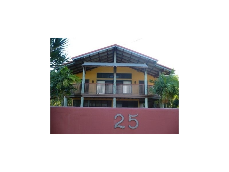 25 Elizabeth, Flying Fish Point QLD 4860