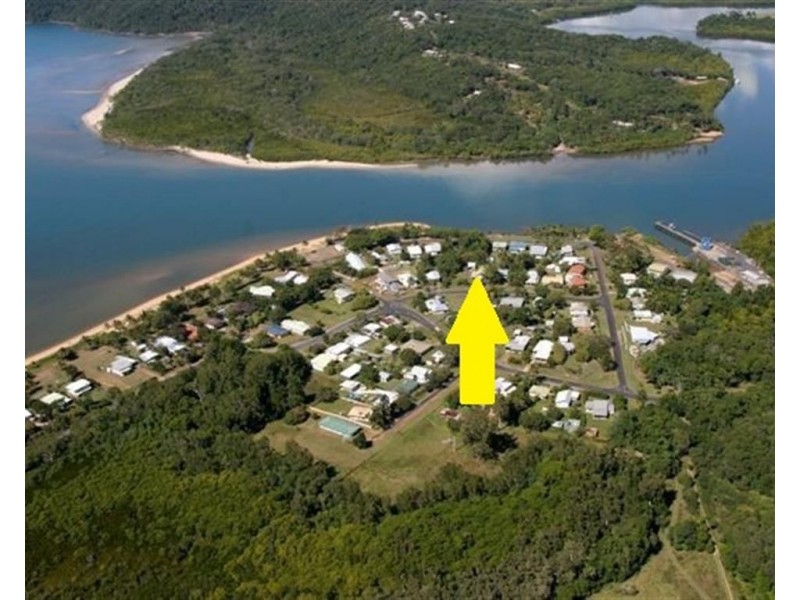 10 Bay Road, Coconuts QLD 4860