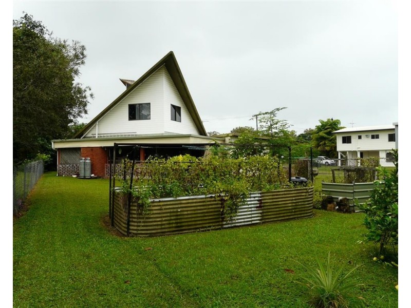 10 Bay Road, Coconuts QLD 4860