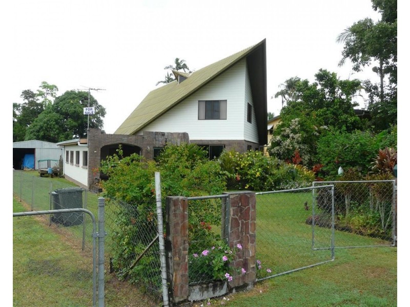 10 Bay Road, Coconuts QLD 4860