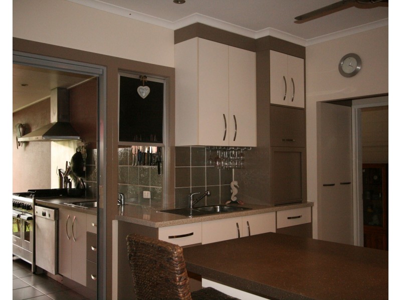 7 Feldt Street, Flying Fish Point QLD 4860