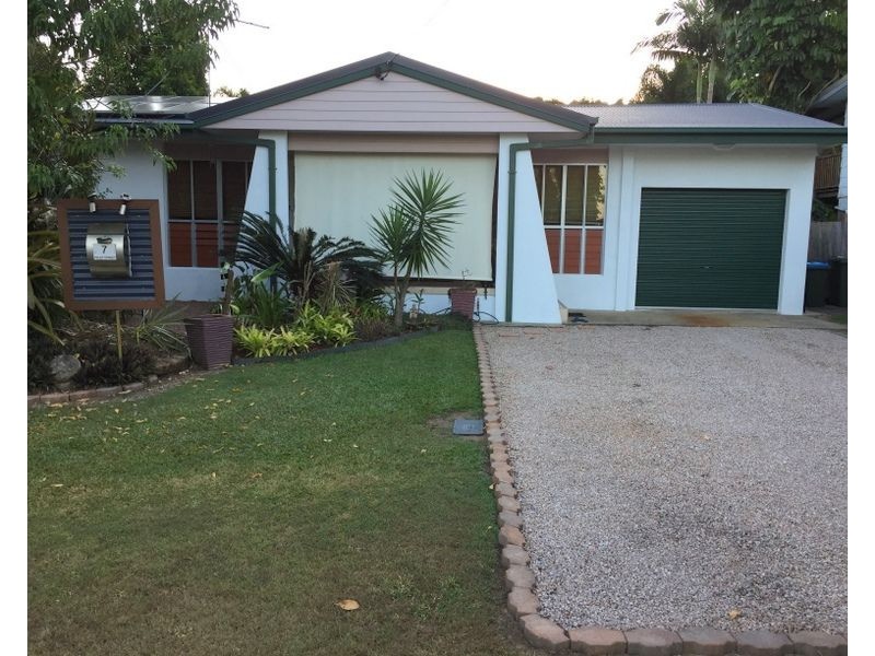 7 Feldt Street, Flying Fish Point QLD 4860