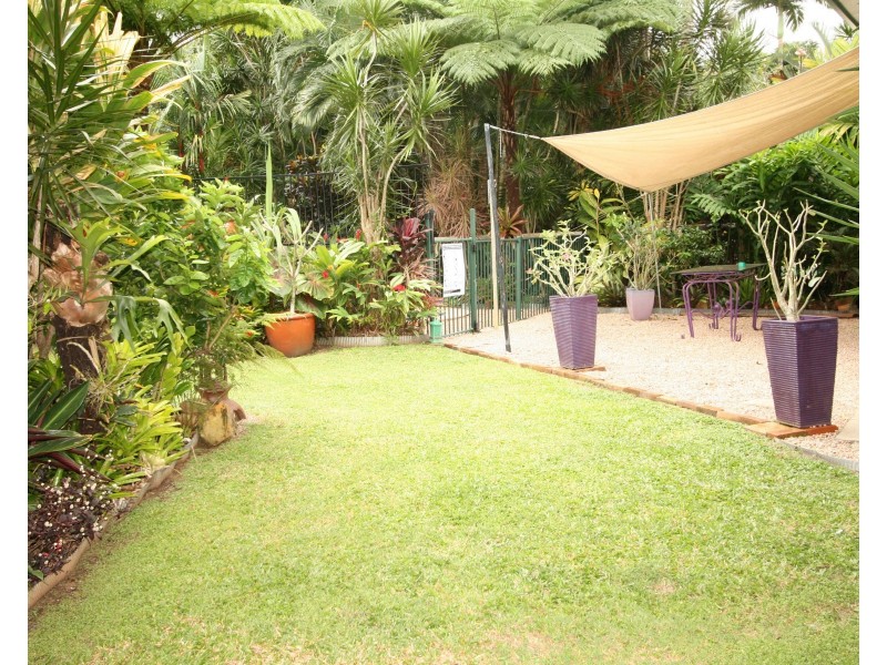 7 Feldt Street, Flying Fish Point QLD 4860